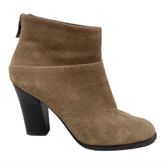 BCBGeneration Kleina Bootie in Tan Suede Stacked Heel Back Zipper Size 8 - Picture 1 of 12